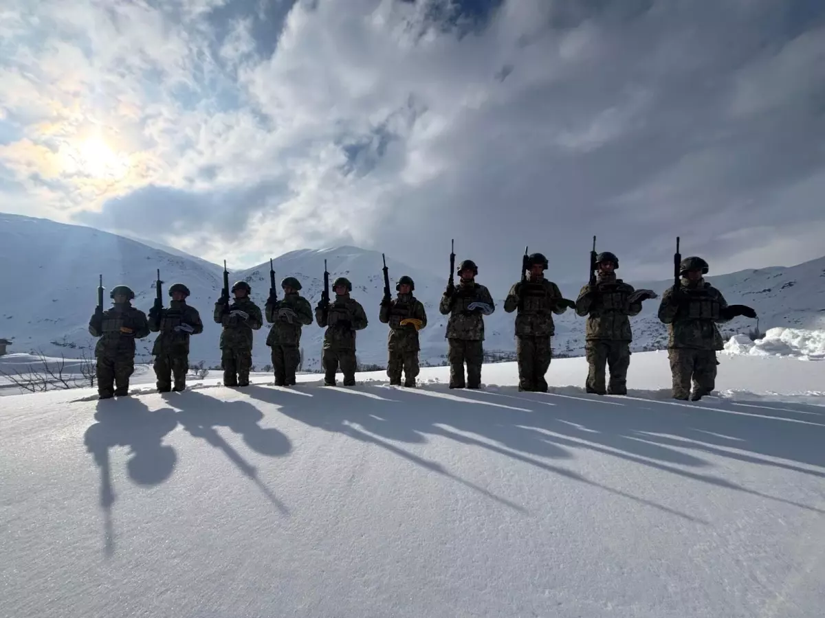 Komandolara 20 Çorap Gönderildi