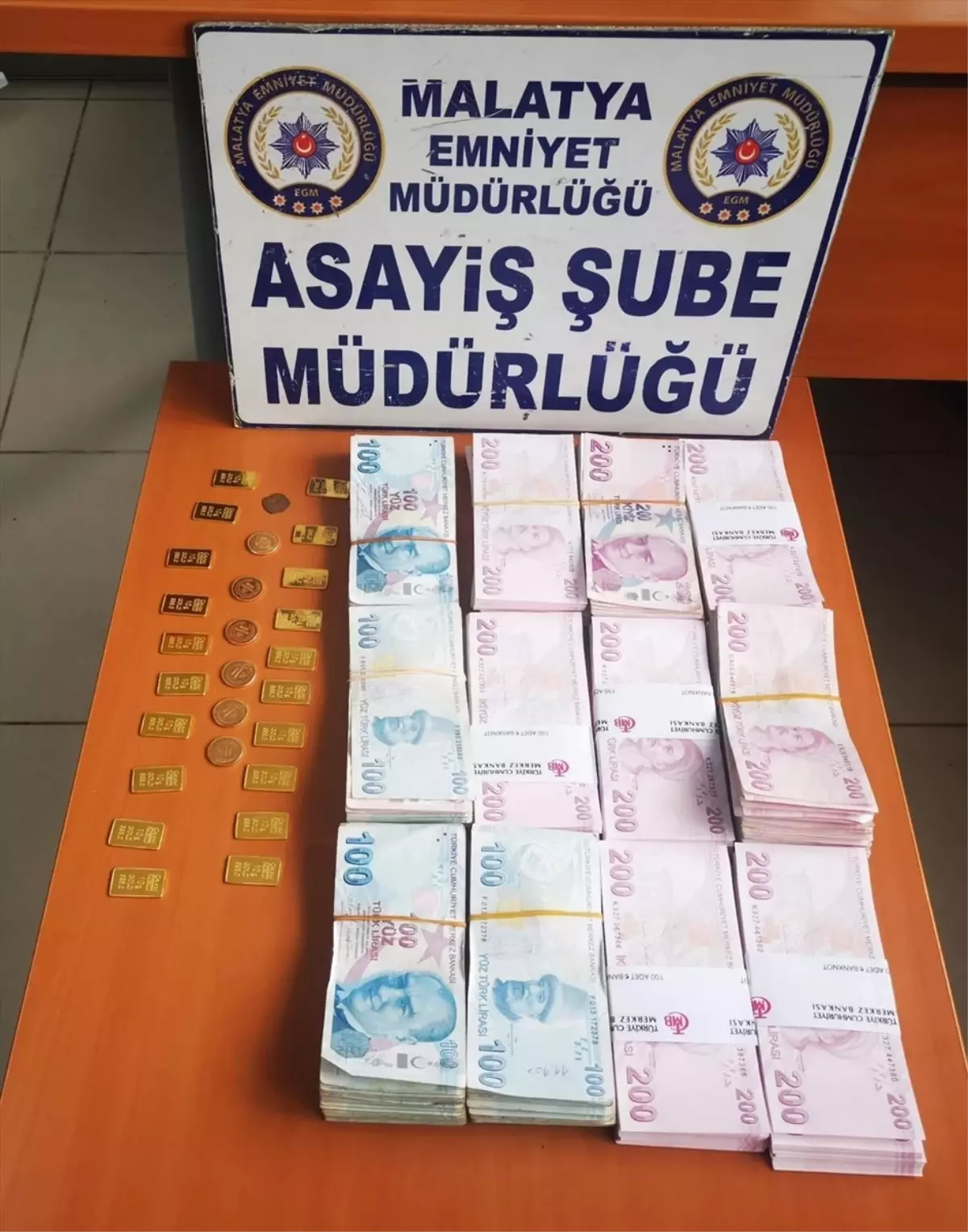 Malatya\'da Sahte Altın Satıcıları Tutuklandı