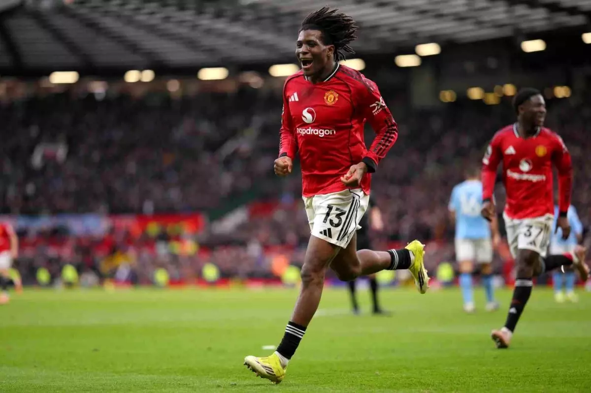 Manchester United, Derby\'de City\'yi Yendi