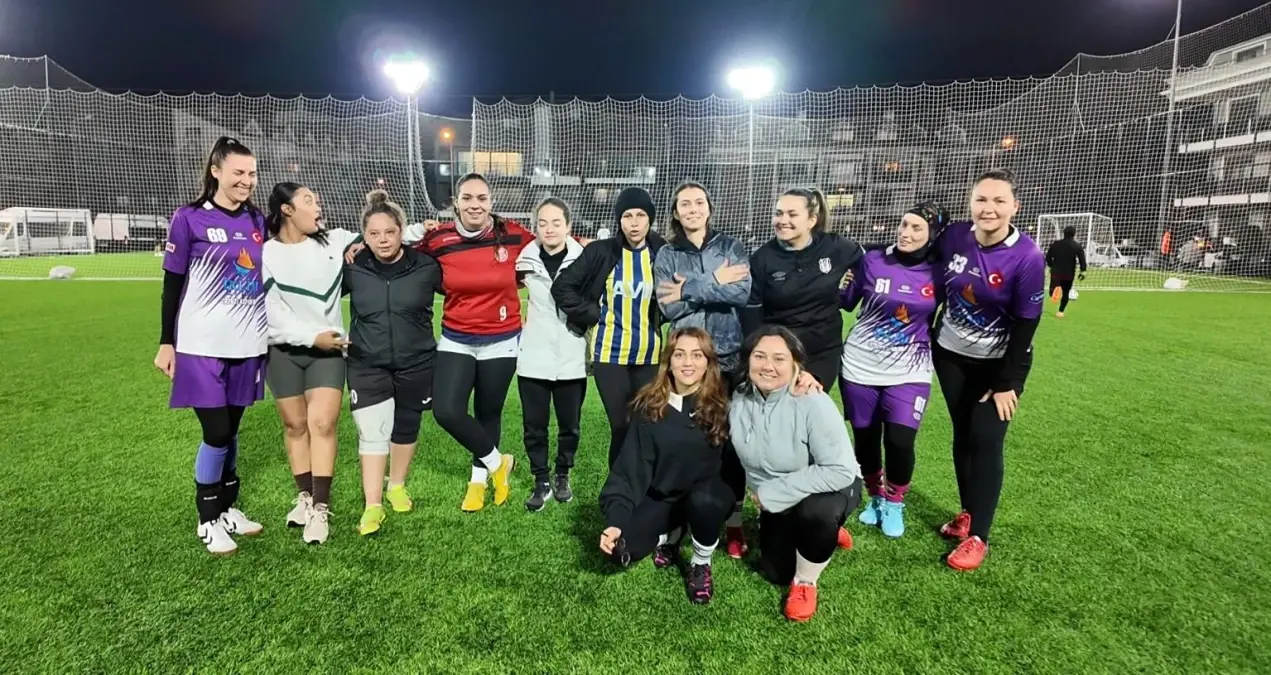 Marmarisli Kadınlar 9 Yıldır Futbol Oynuyor