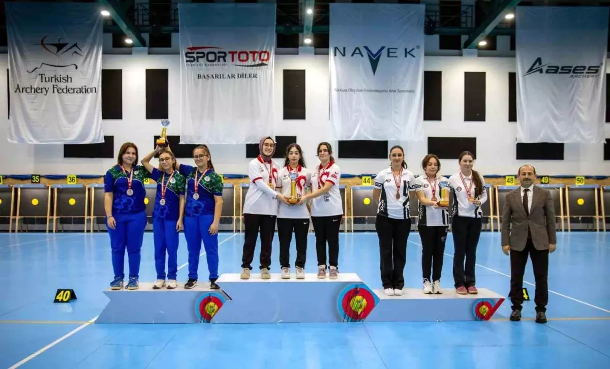 Muğla Büyükşehir okçularından kış kupasında iki Gümüş madalya