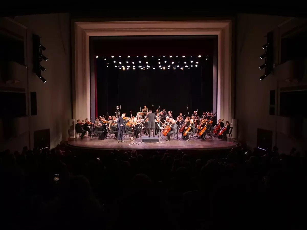 Elvin Hoxha Ganiyev Tiran\'da Sahne Aldı