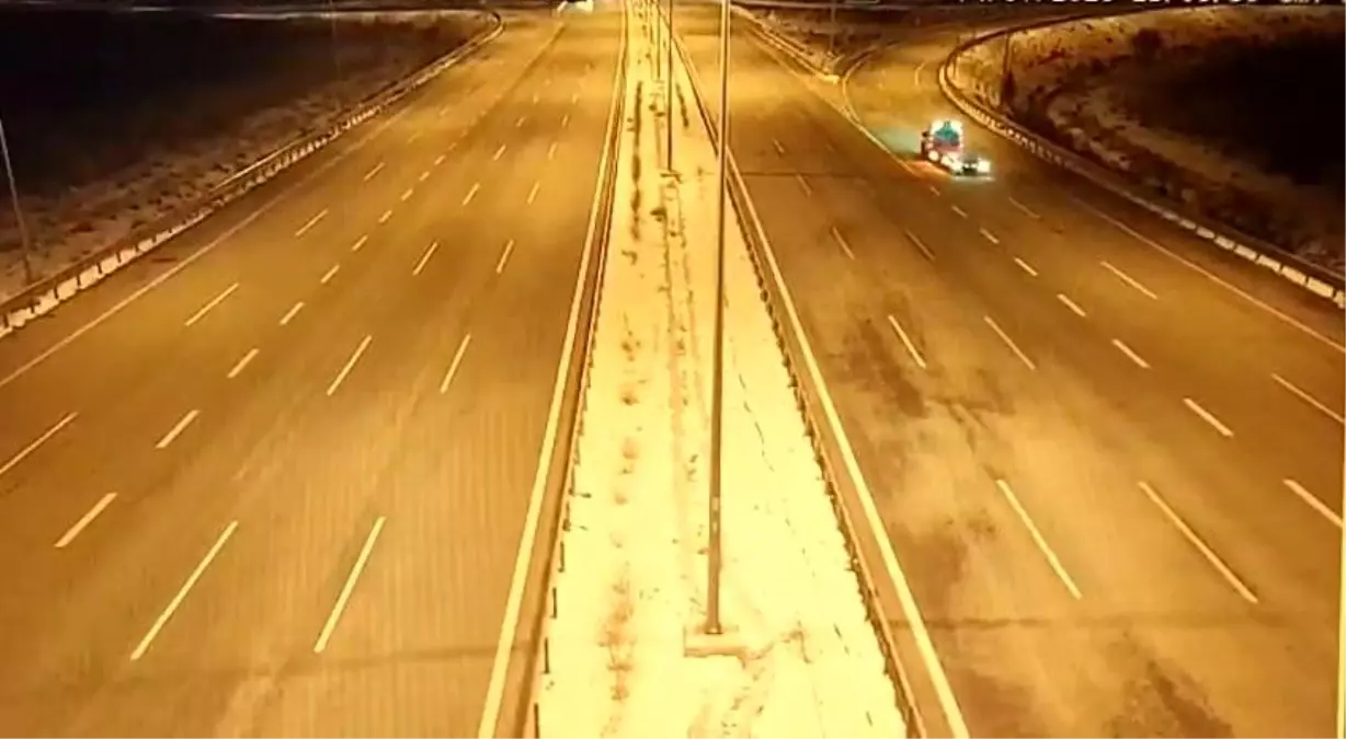 Geri Geri Giden Kamyonet Jandarmaya Yakalandı