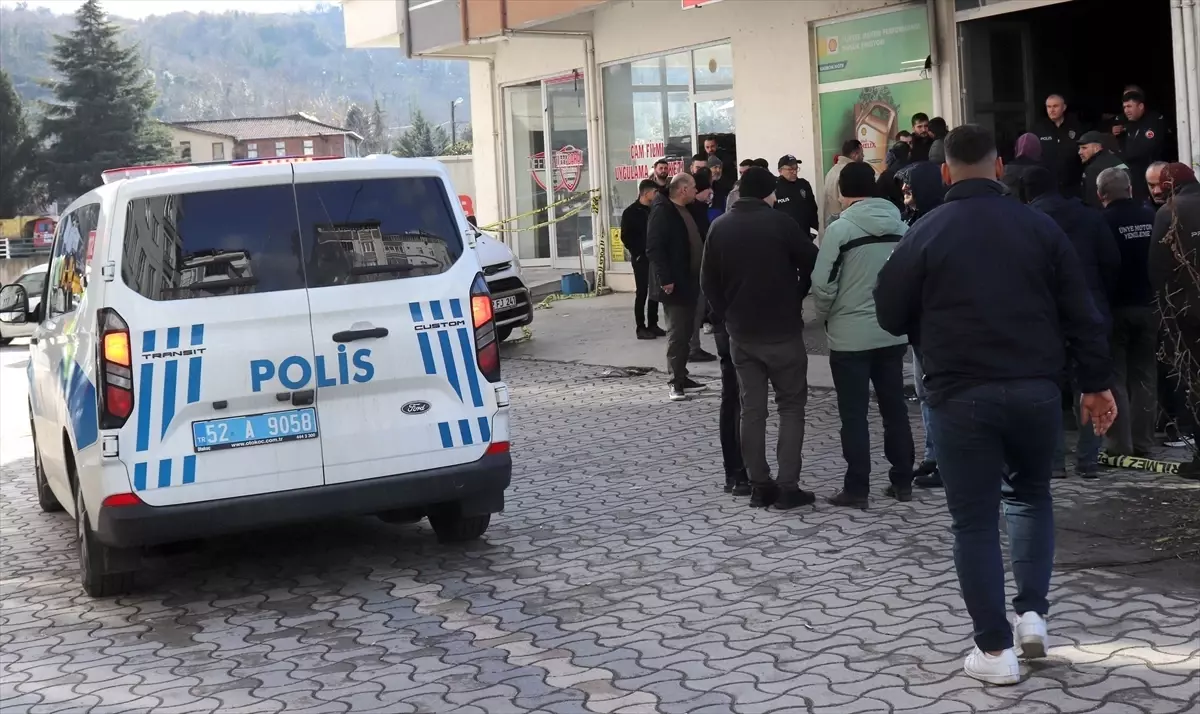 Oto bakım servisinde korkunç olay: 2 genç ölü bulundu