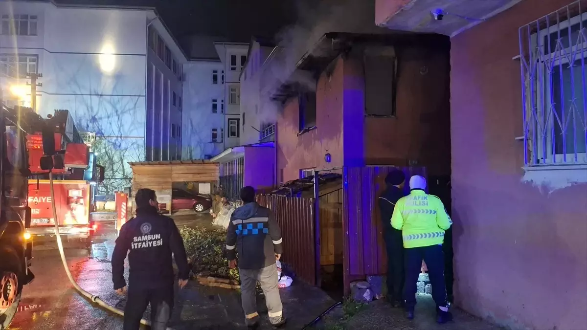 Bafra\'da Yangın Paniği