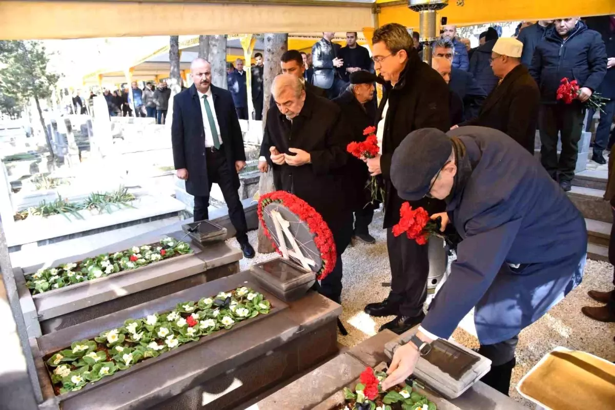 SANKO\'nun kurucusu Sani Konukoğlu, mezarı başında anıldı