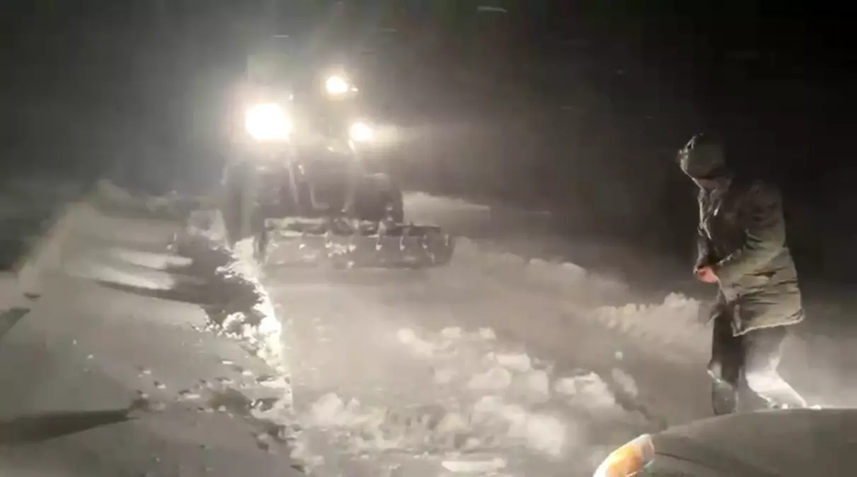 Sivas\'ta Kar ve Tipi Ulaşımı Aksattı