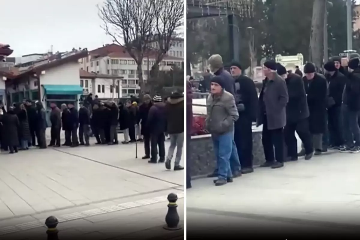 Soğuk havada çorba kuyruğu! CHP\'li vekil görüntüyü paylaşıp isyan etti