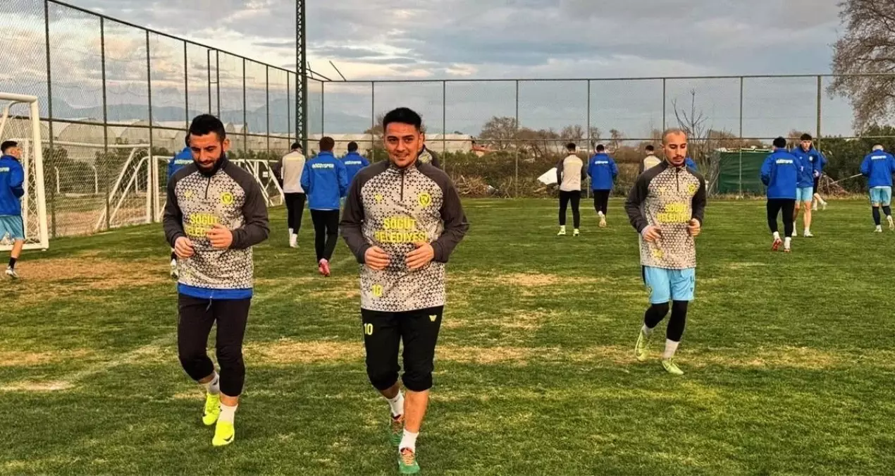 Söğütspor\'un Antalya kampı başladı