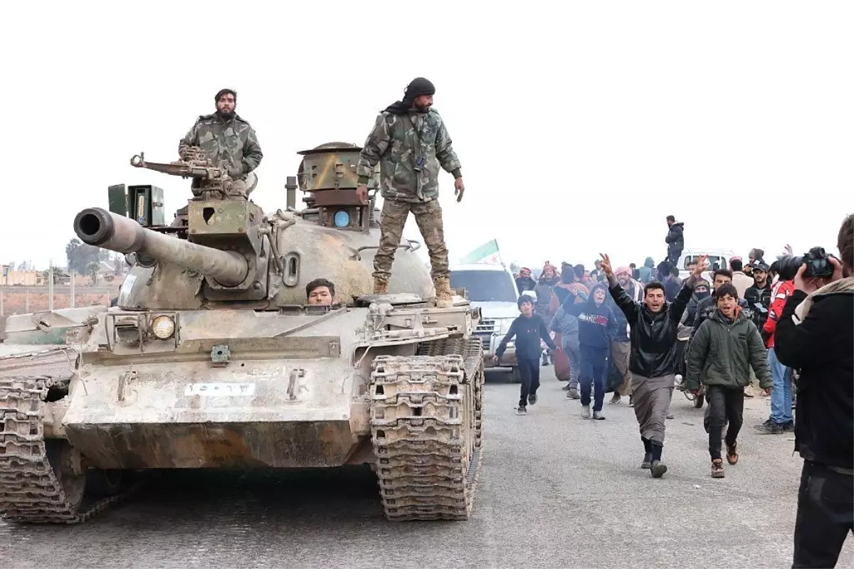 Halep\'te Suriye Ordusu Kontrolü Ele Geçirdi