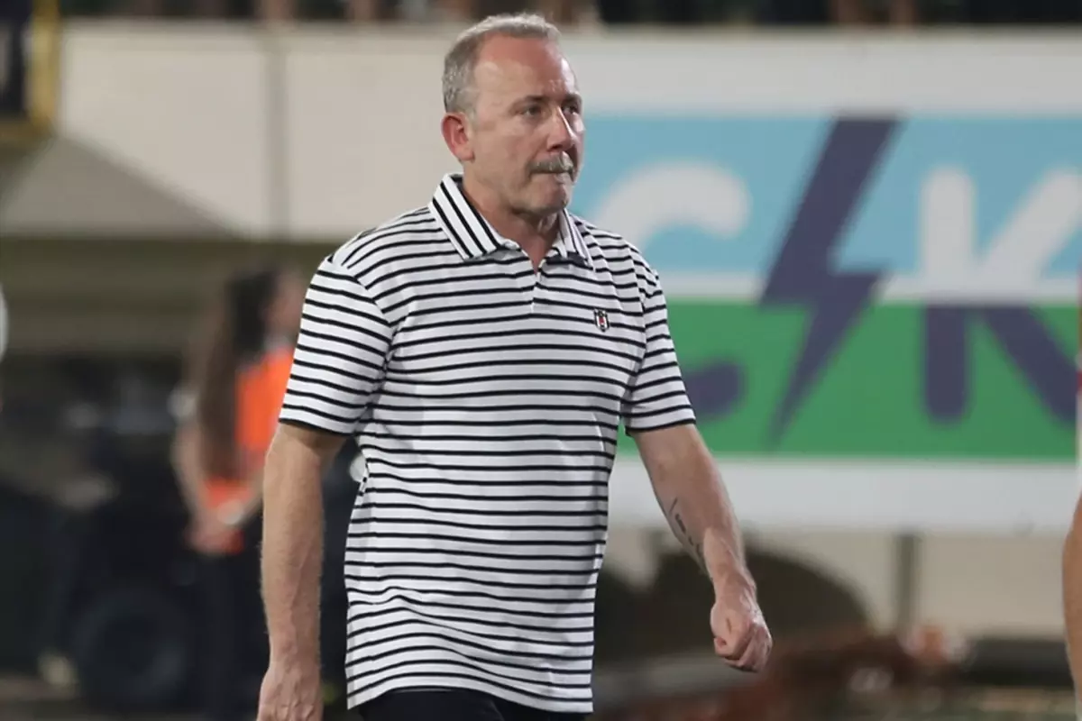 \'\'Takımdan gidecek\'\' denmişti! Beşiktaş\'ta ayrılık iptal