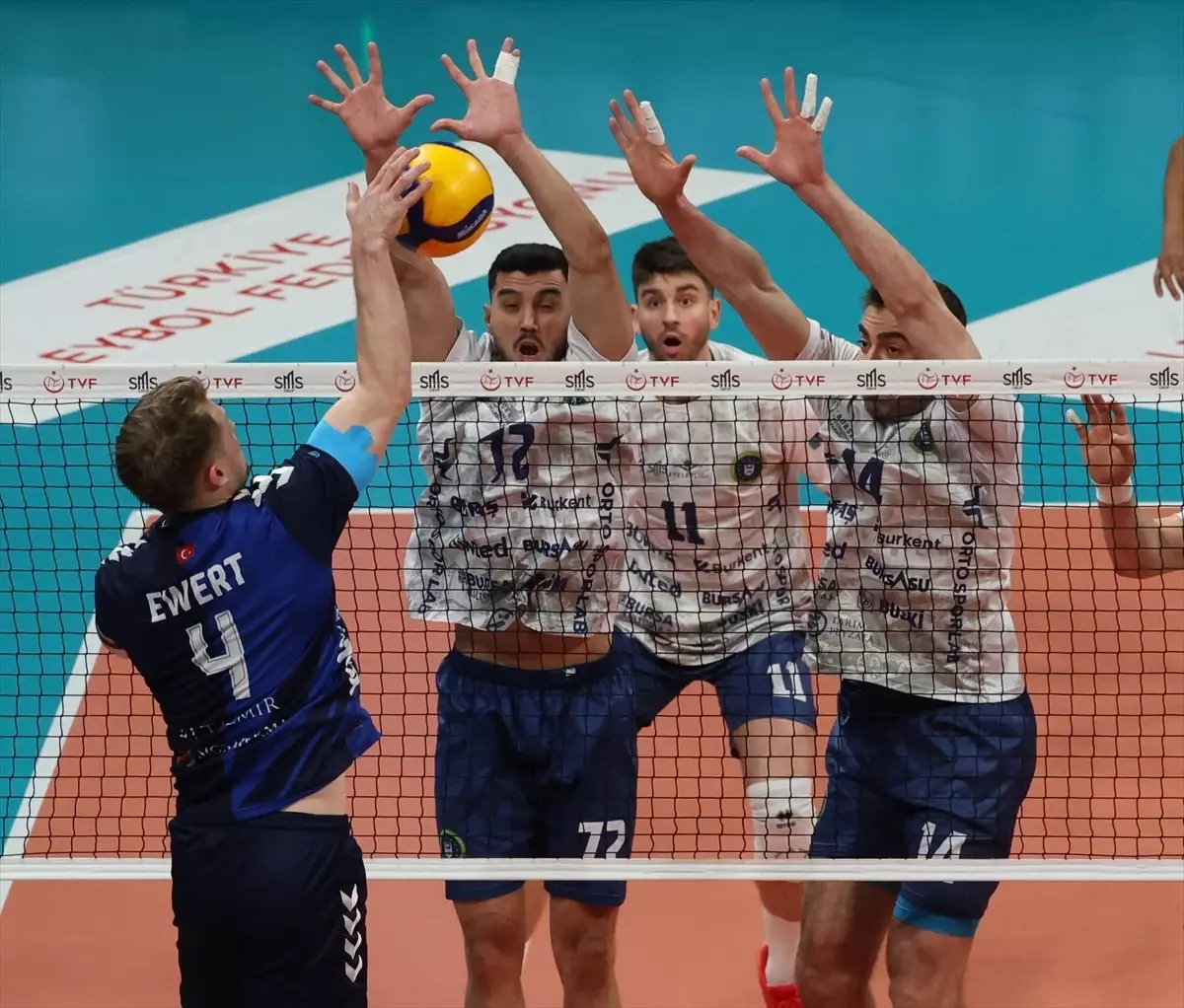 Bursa, Altekma\'yı 3-2 Mağlup Etti