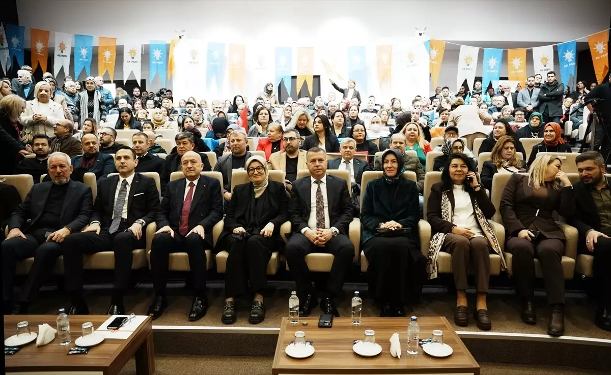 AK Parti Genel Başkan Yardımcısı Uygur, partisinin Çanakkale İl Danışma Meclisi Toplantısı\'nda konuştu Açıklaması