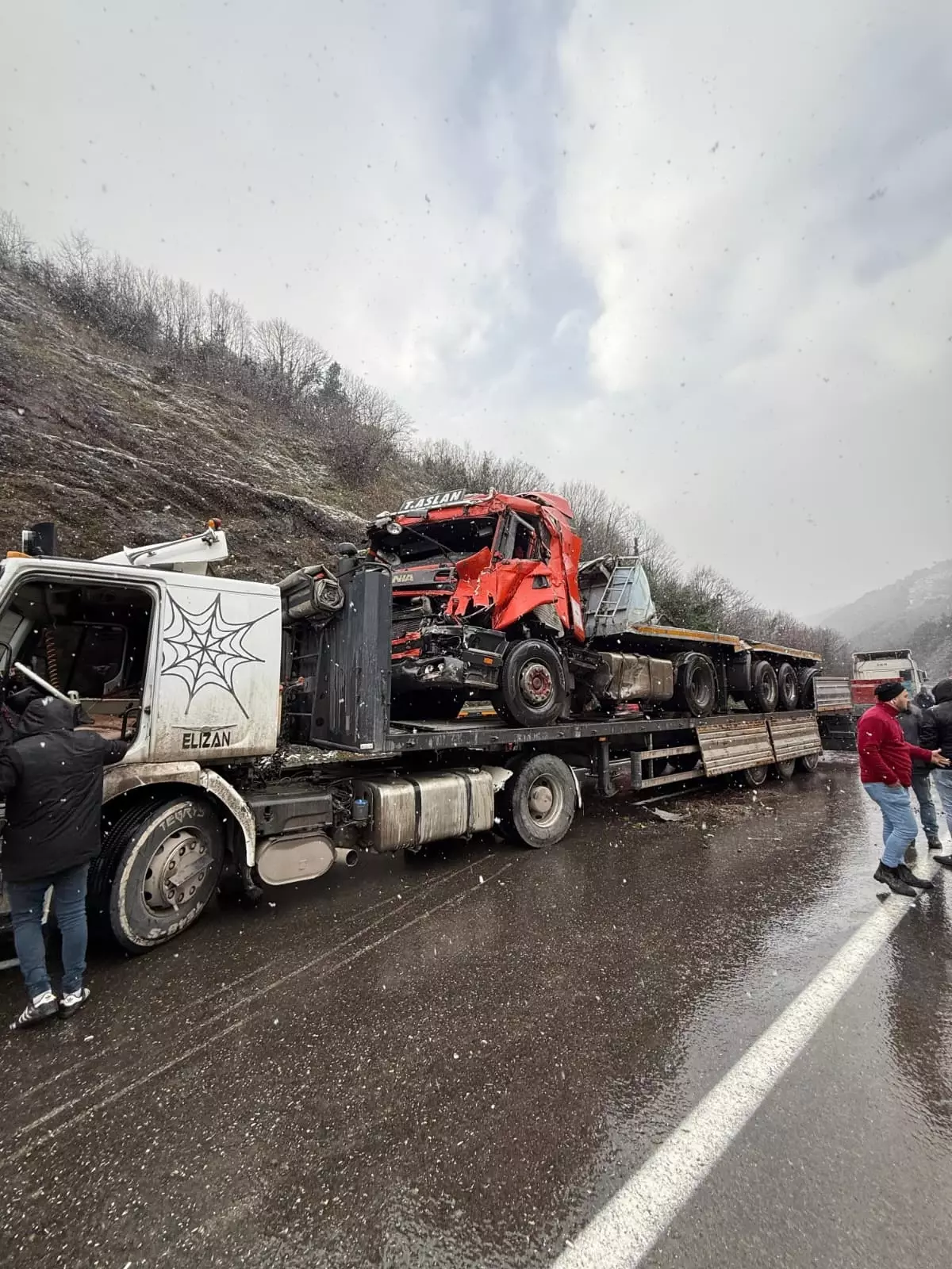 Ereğli\'de Alkollü TIR Kazası