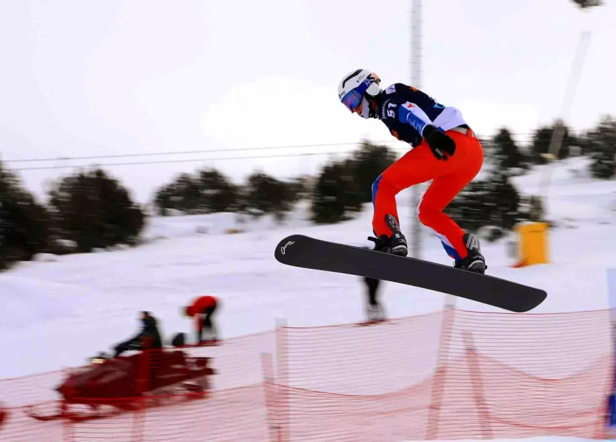 Erzincan\'da Snowboard Cross Avrupa Kupası