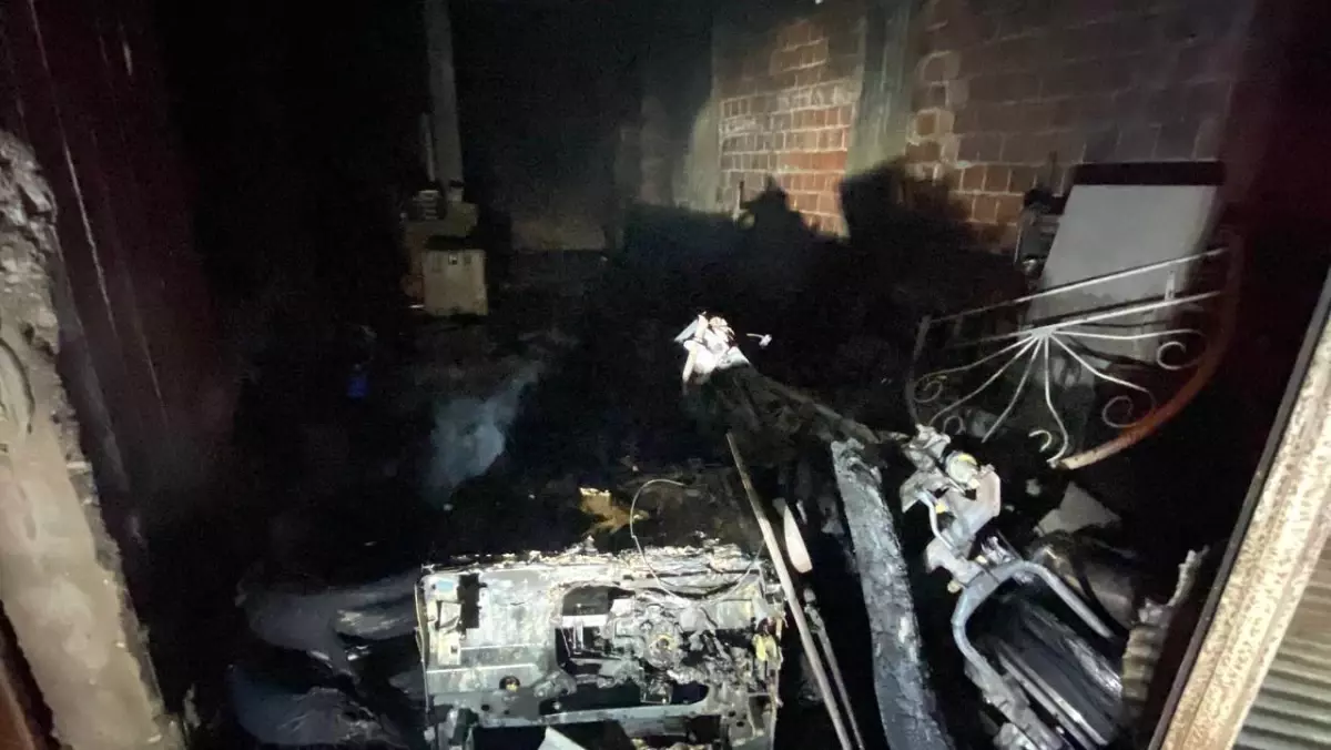 Aydın\'da yangın: Dumandan etkilenen 2 kişi hastaneye kaldırıldı