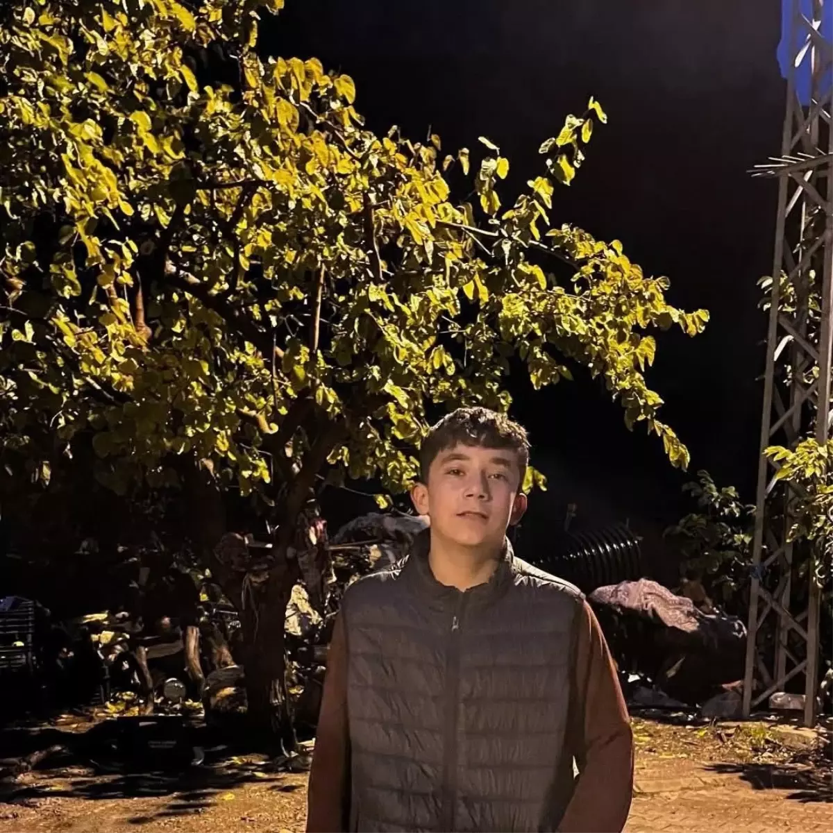 Erdemli\'de Otomobil Kazası: Genç Hayatını Kaybetti