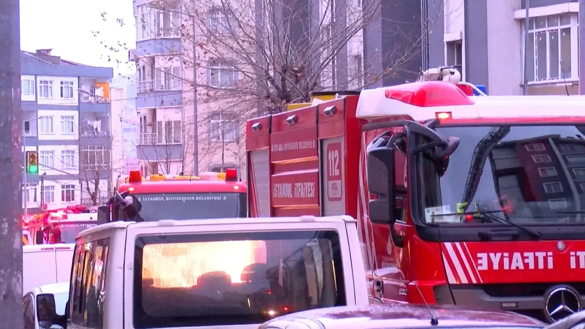 Bağcılar\'da Kapatılan Hastanede Yangın