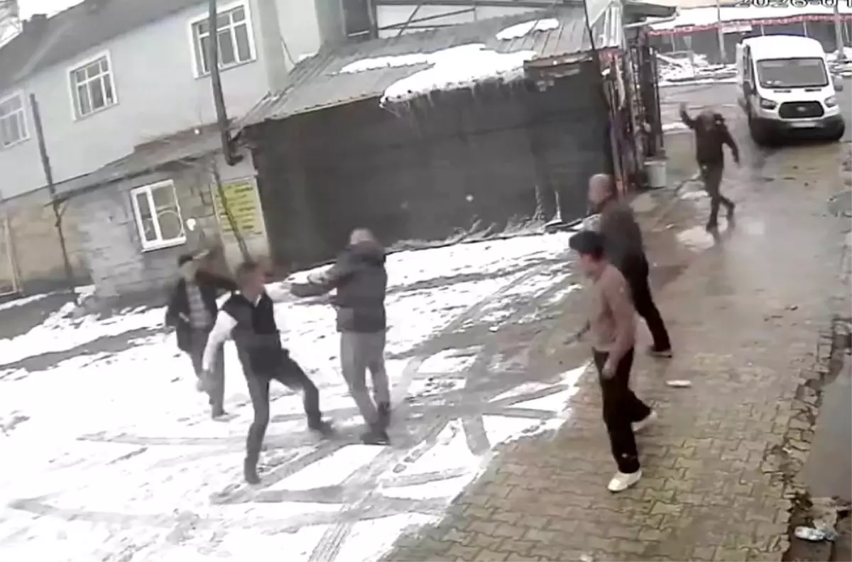 Elazığ\'da Yolcu Tuvalet Krizi Kavga Çıkardı