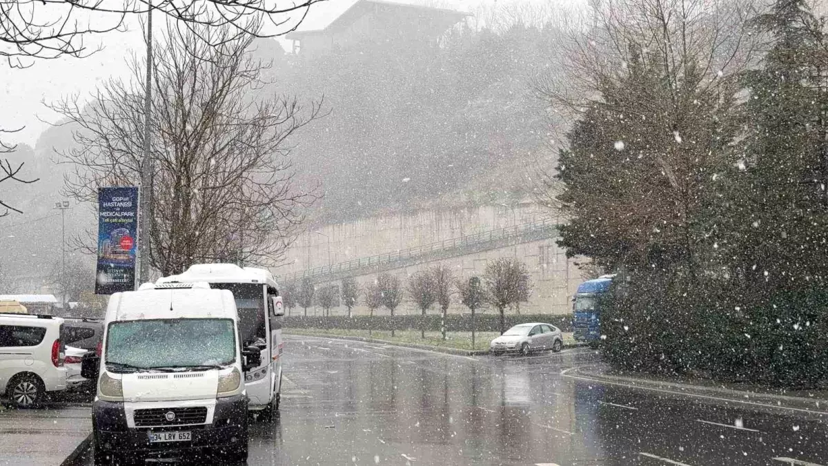 İstanbul\'da Kar Yağışı Etkili