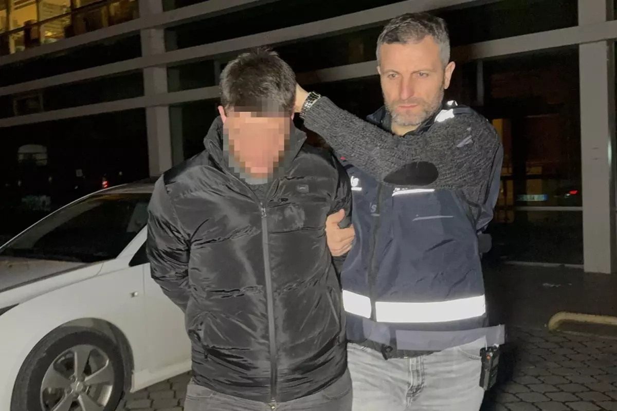 Kafe müdürü, müşterileri rahatsız eden 4 bar çalışanına kurşun yağdırdı