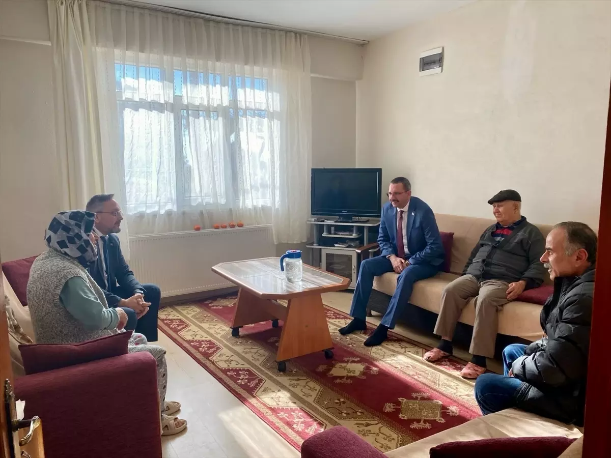 Kaymakam Özderin Aileleri Ziyaret Ediyor