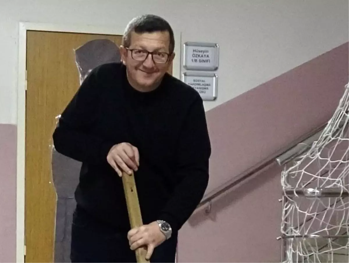 Mustafa Güler: Öğrencilere Şefkatle Yaklaşan Eğitimci