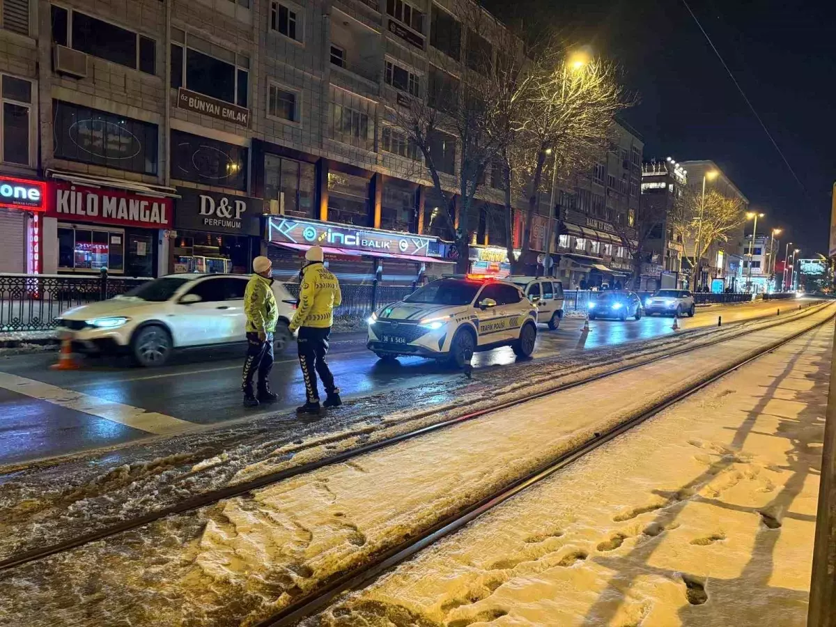 Kayseri\'de Yaya Trafik Kazasında Ağır Yaralandı