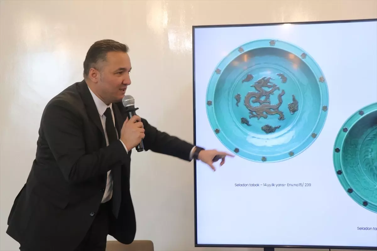 İpek Yolu\'nda Çin Porselenleri Tartışıldı