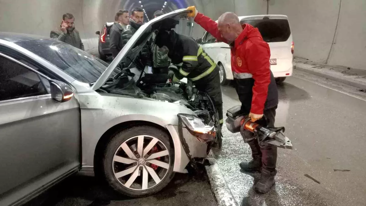 Şırnak\'ta tünelde can pazarı: Zincirleme kazada 1 ölü, 8 yaralı