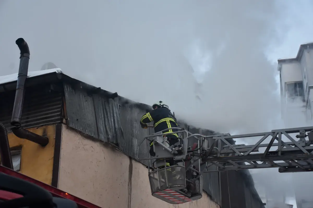 Sivas\'ta Ev Yangını Kontrol Altına Alındı