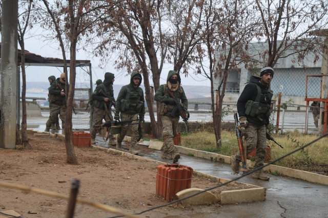 Suriye'de harita 24 saatte değişti! Petrolün yüzde 70'ini kaybettiler