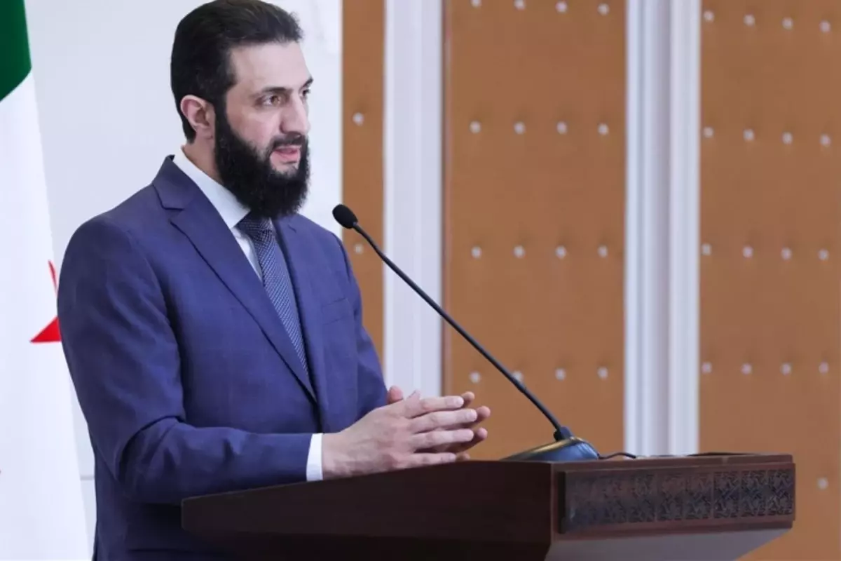 \'\'Suriye\'de özerk yönetim sona eriyor mu?\'\' sorusuna Şara\'dan net yanıt