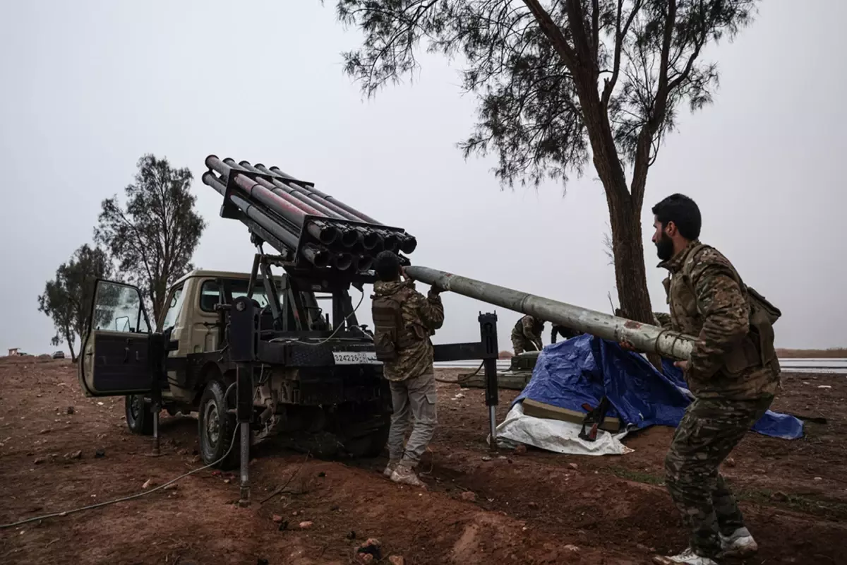 Suriye ordusu Rakka\'ya yaklaşıyor! Deyrizor da YPG\'den temizlendi