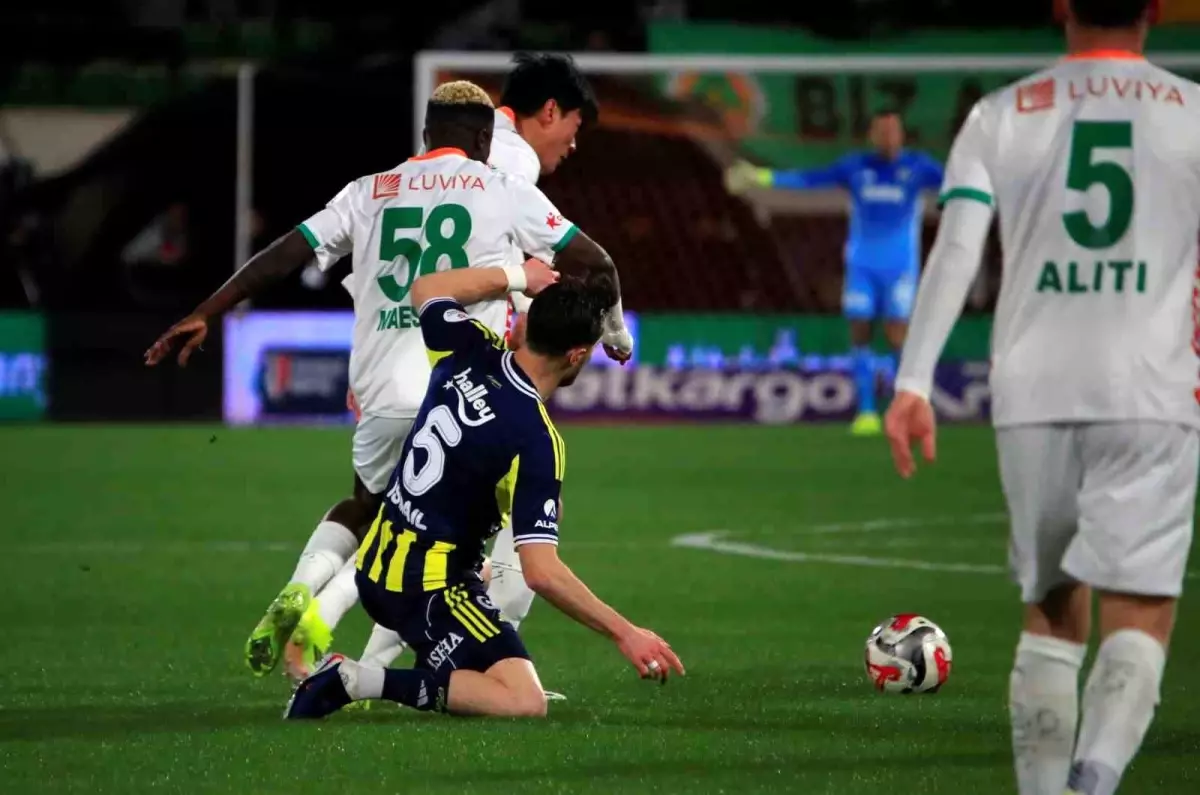Alanyaspor Fenerbahçe\'ye Karşı Üstün Başladı