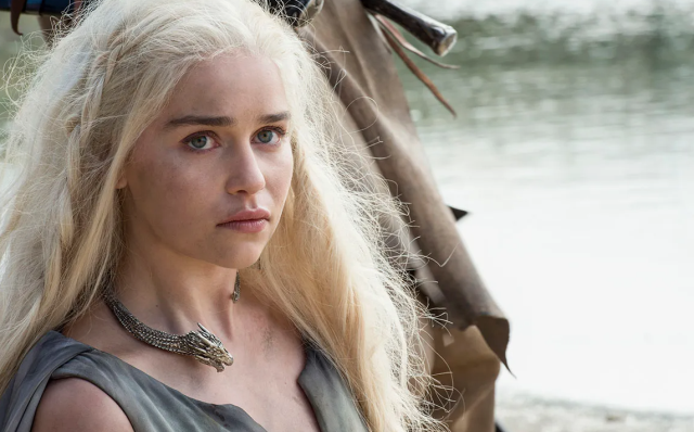 Yeni dizisindeki cinsel ilişki sahnesinde kaburgasını kırdı