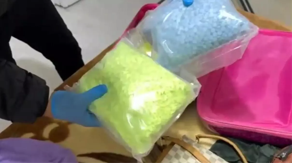 Antalya\'da 15 Bin Uyuşturucu Hap Ele Geçirildi