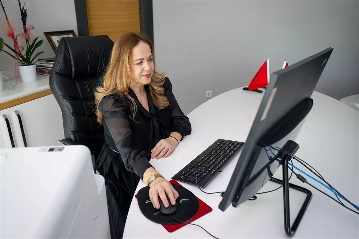 Arnavut Büyükelçi Yılın Kareleri Oylamasında