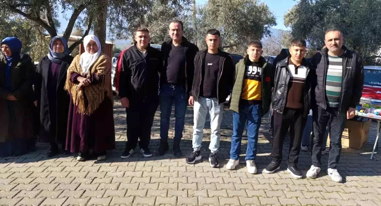 Bozdoğan\'da askerler Kur\'an-ı Kerim ve Türk Bayrağı ile uğurlandı