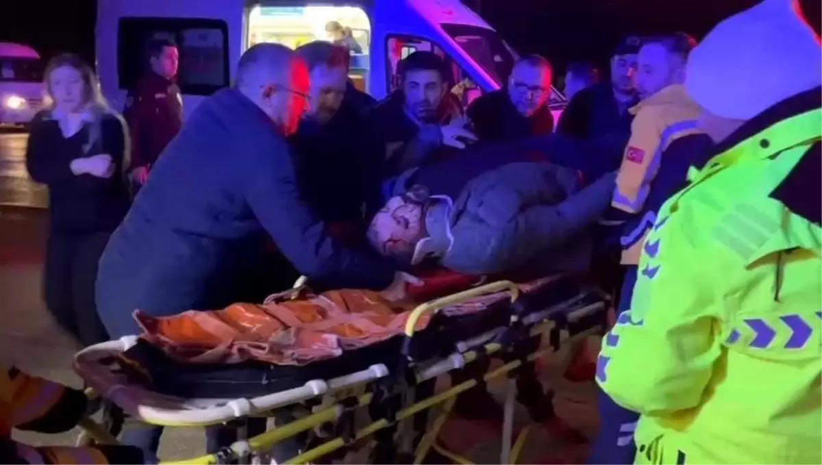 Bursa\'da Trafik Kazası: 4 Yaralı