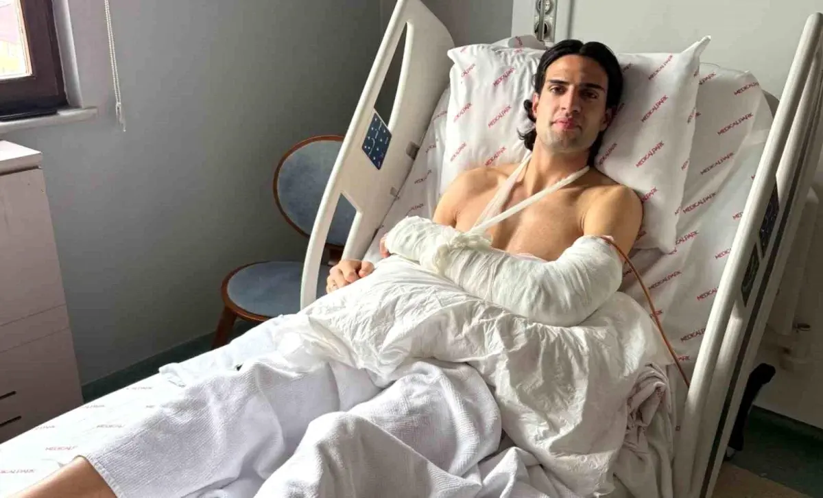 Baran Başyiğit\'in Kolunda Deplase Kırık