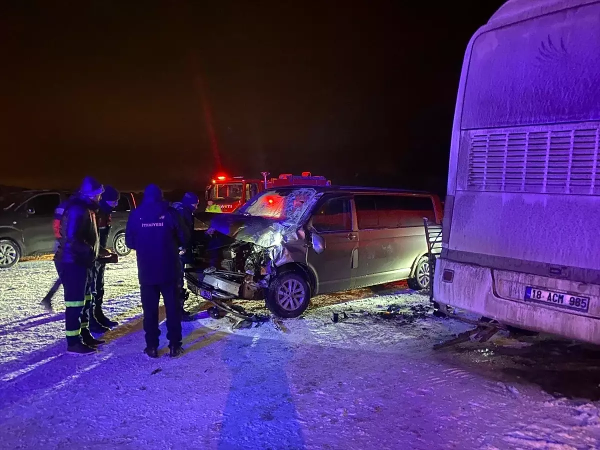 Çankırı\'da Kaza: 3 Yaralı