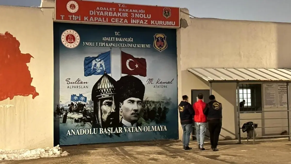 Diyarbakır\'da 132 Aranan Kişi Yakalandı