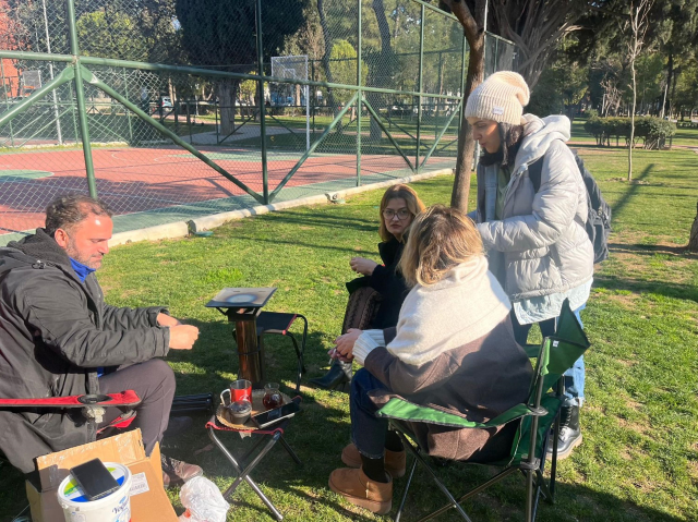 İzmir'de IBAN dolandırıcılığına karşı broşürlü uyarı İzmir'de IBAN dolandırıcılığına karşı broşürlü uyarı