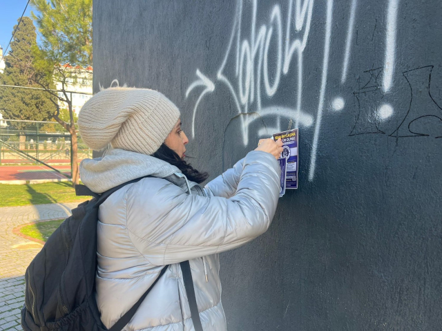 İzmir'de IBAN dolandırıcılığına karşı broşürlü uyarı İzmir'de IBAN dolandırıcılığına karşı broşürlü uyarı