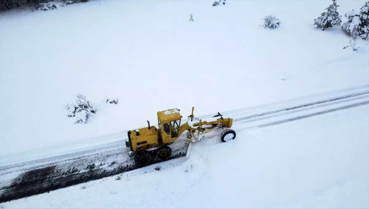 Karabük\'te Kapanan Köy Yolları Açıldı