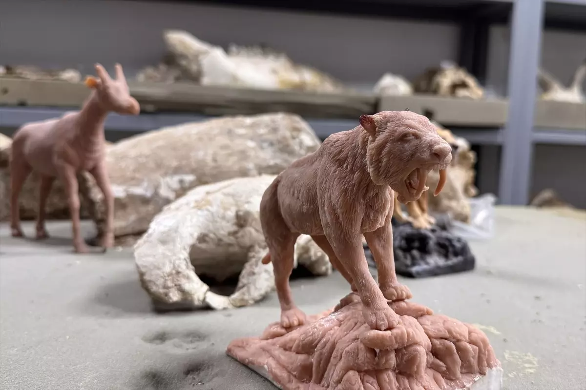 Kayseri\'de bulunan dev hayvan fosillerinin minyatürleri yapılıyor