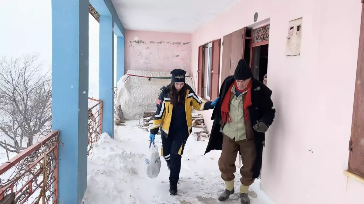 Kar Yağışı Sağlık Ekiplerini Zorladı