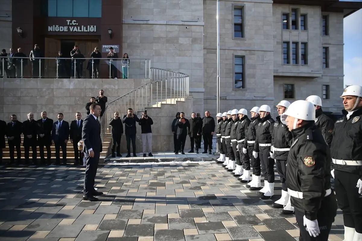 Niğde Valiliğine atanan Nedim Akmeşe görevine başladı