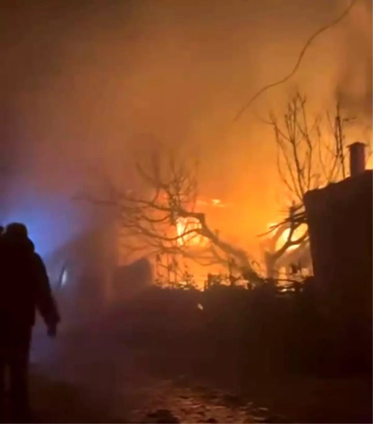 Bursa\'da Ev Yangını: Maddi Hasar Büyüdü